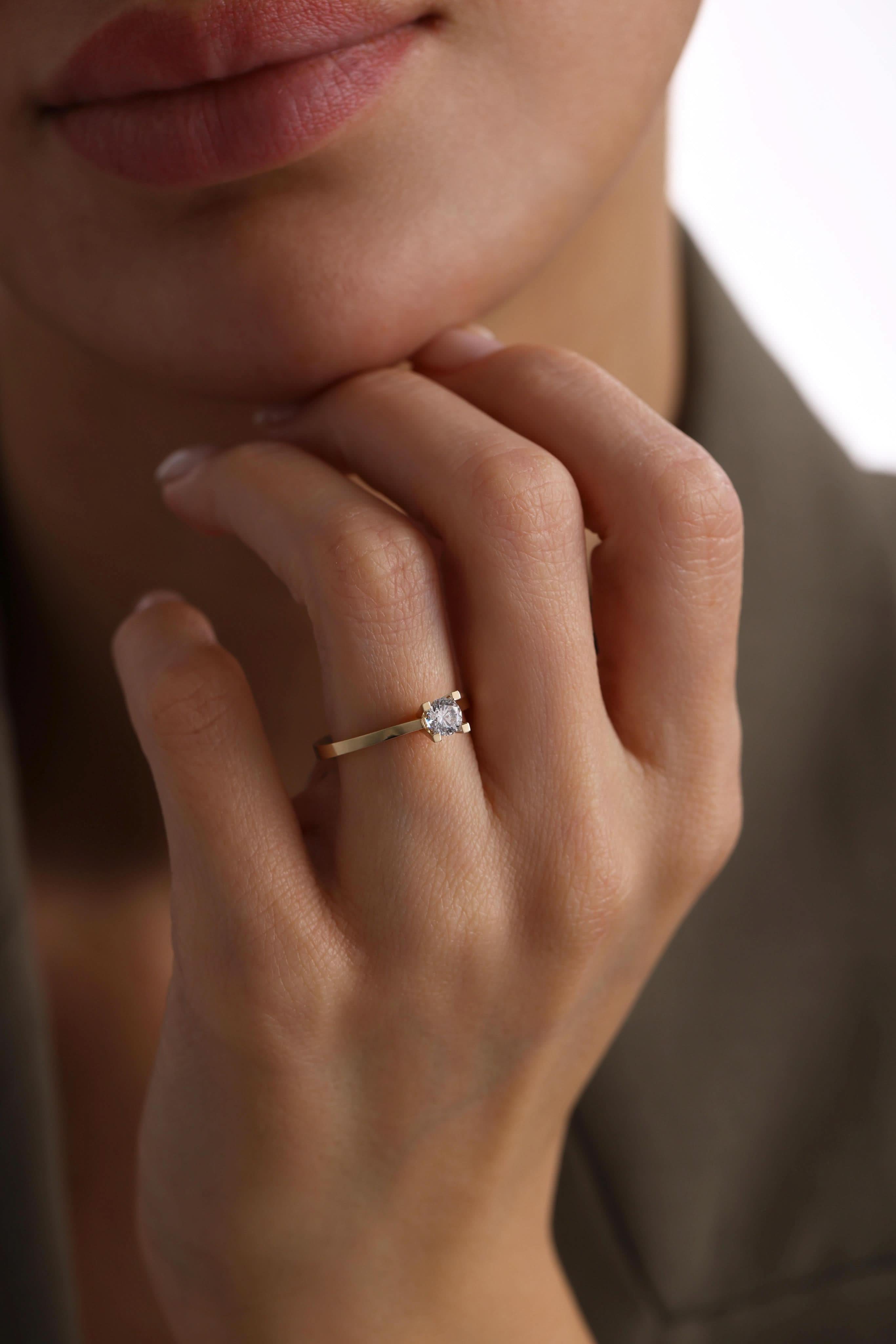 14 Ayar Sarı Tektaş Altın Yüzük