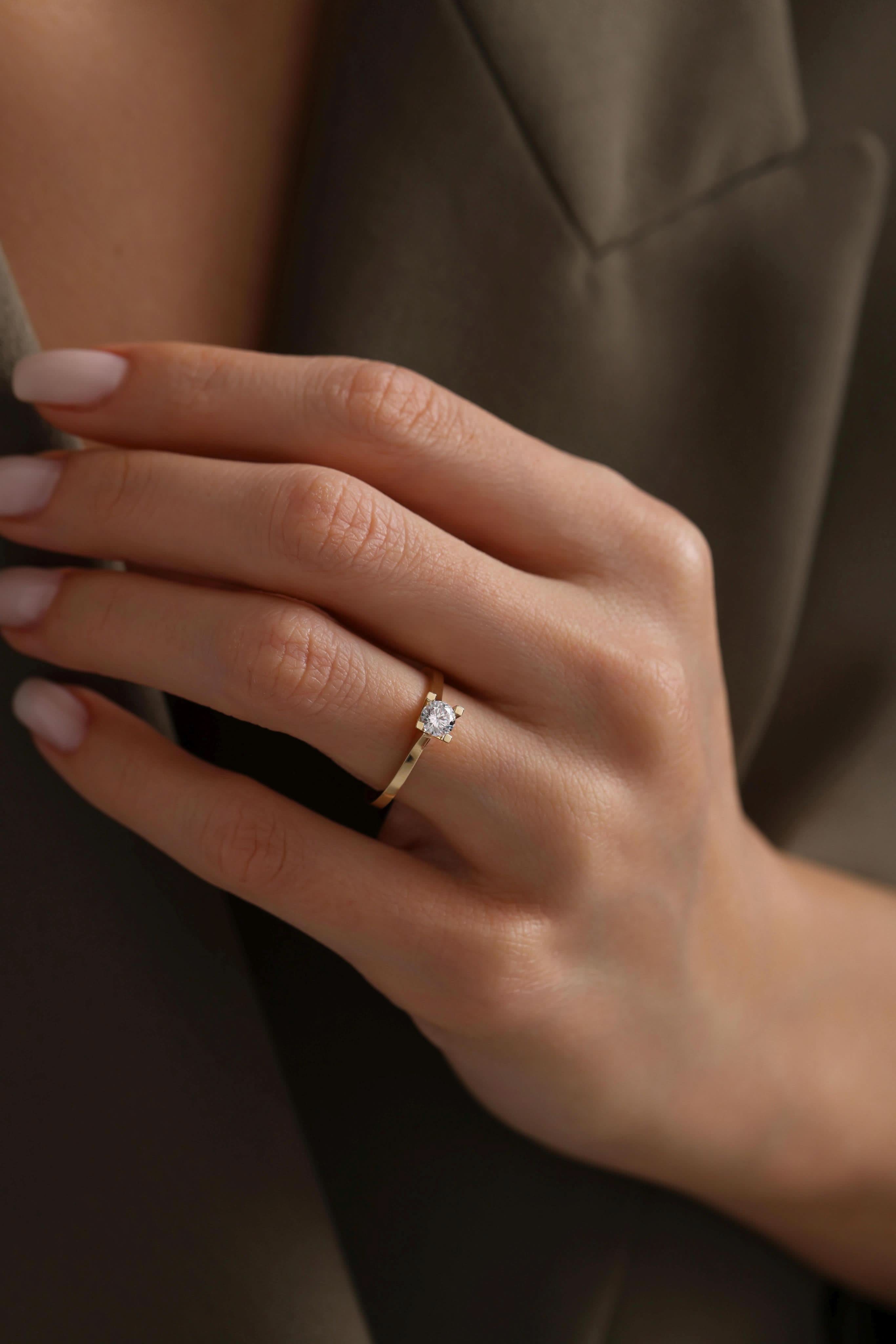 14 Ayar Sarı Tektaş Altın Yüzük