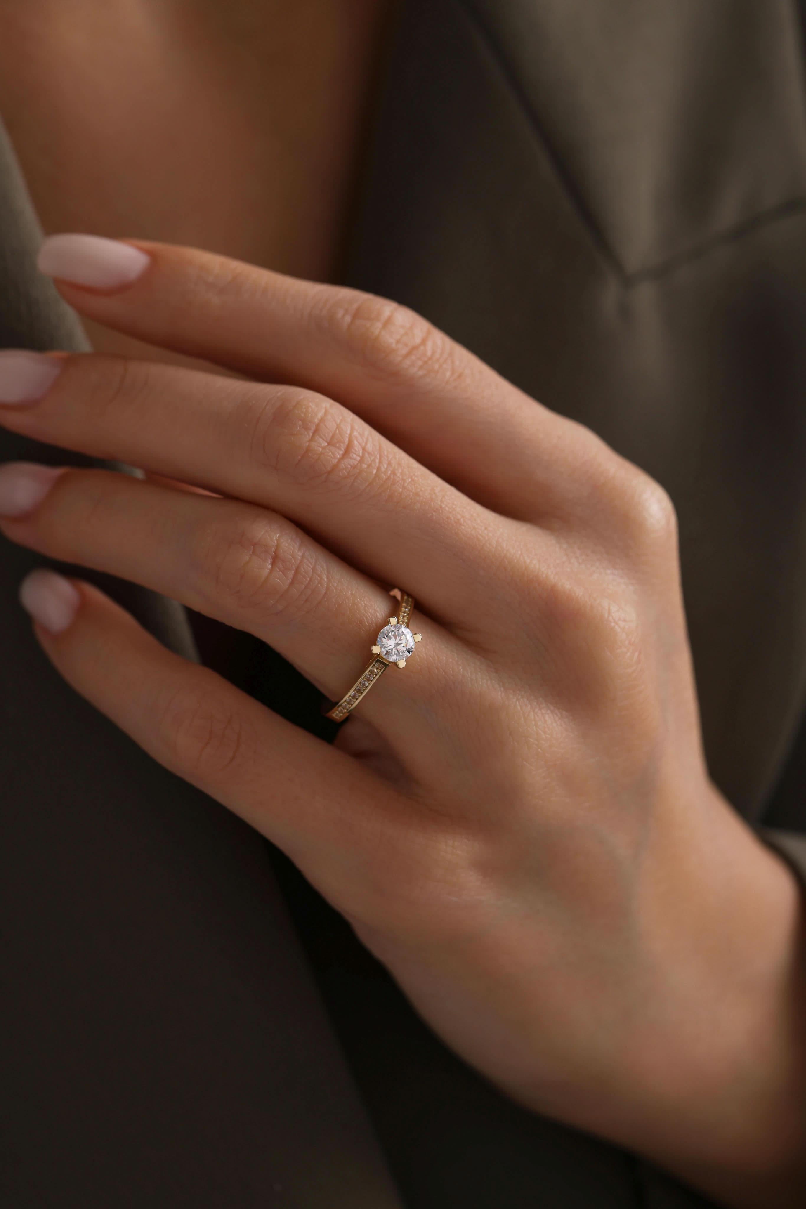 14 Ayar Sarı Tektaş Altın Yüzük