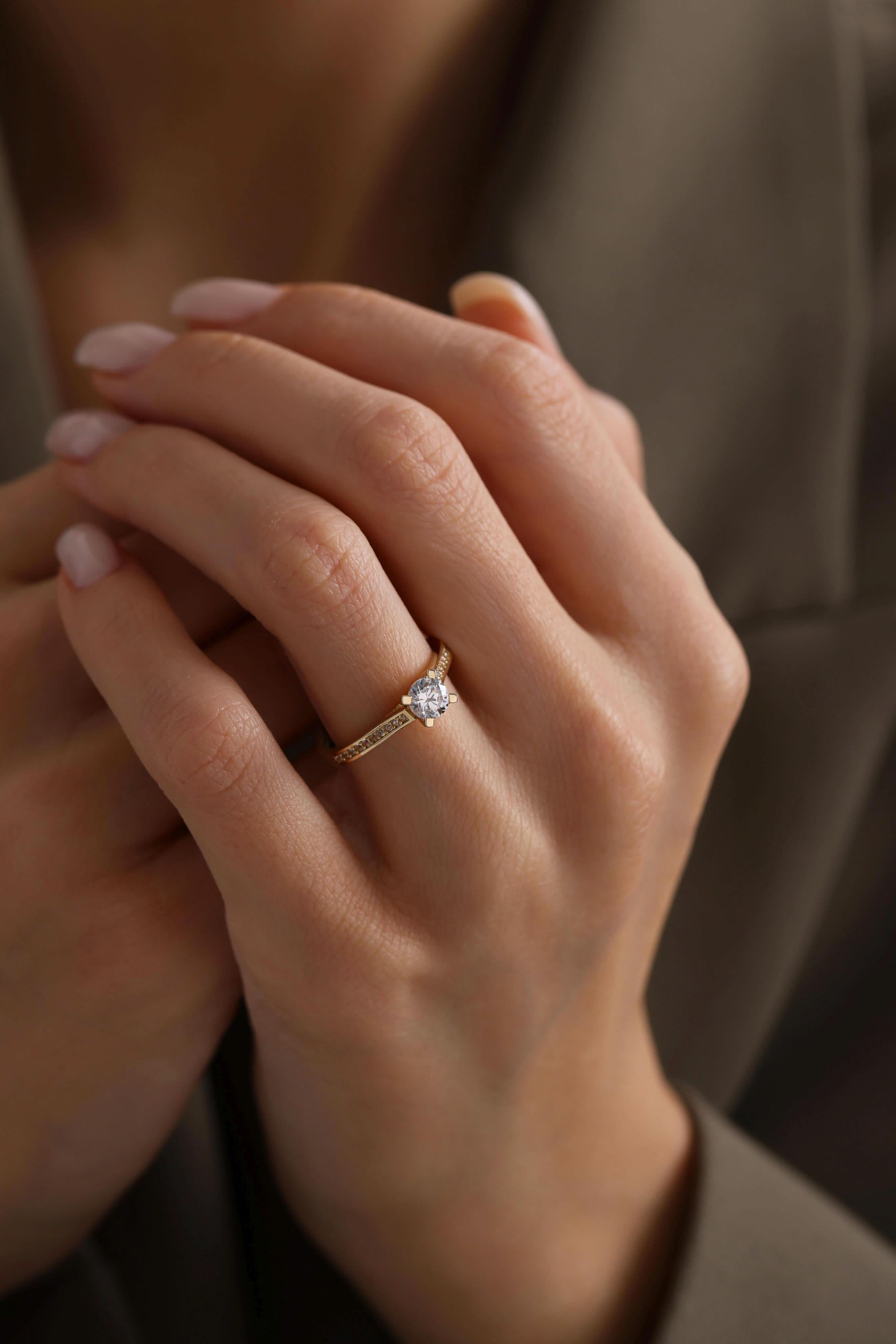 14 Ayar Sarı Tektaş Altın Yüzük