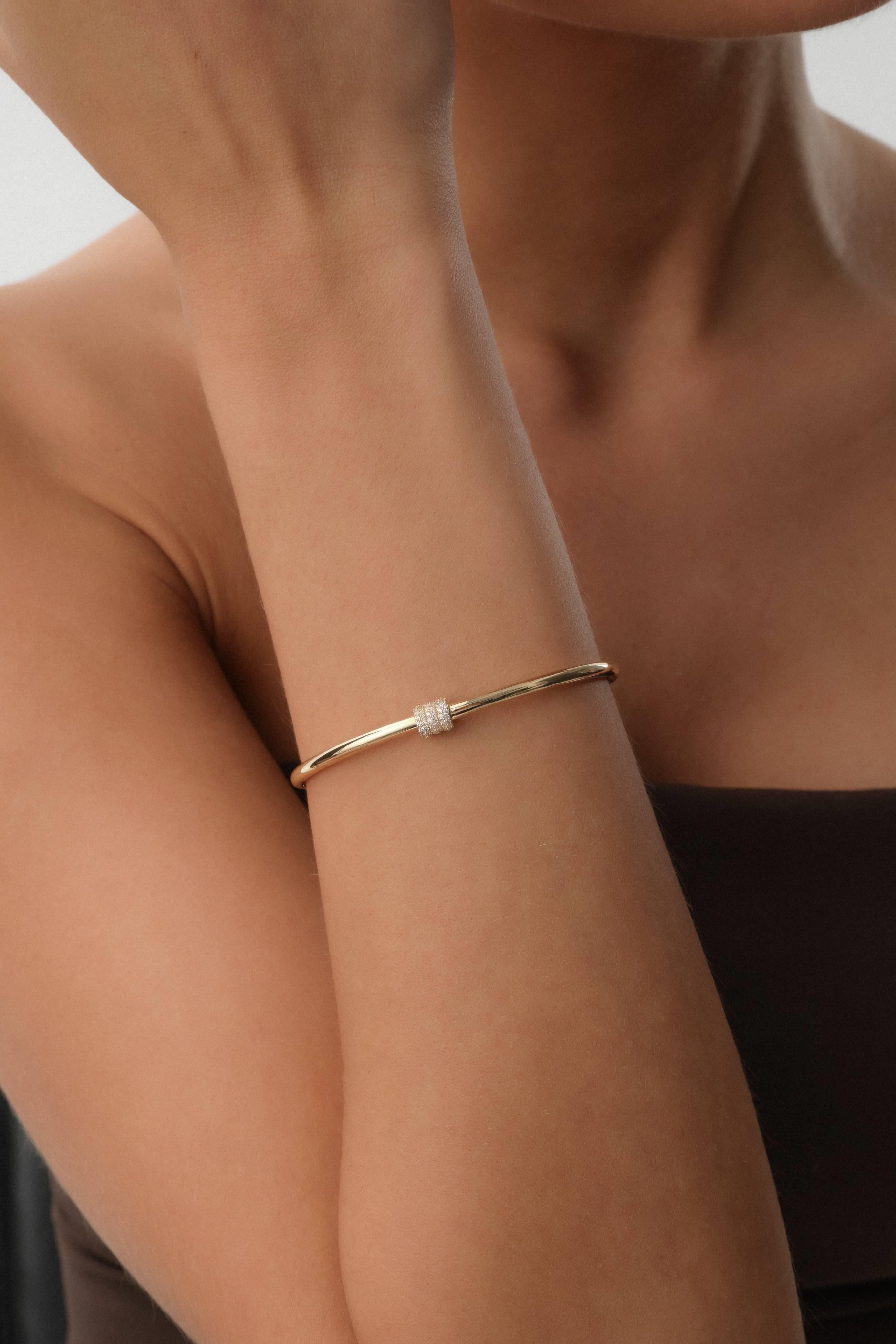 14 Ayar Taşlı Altın Kelepçe