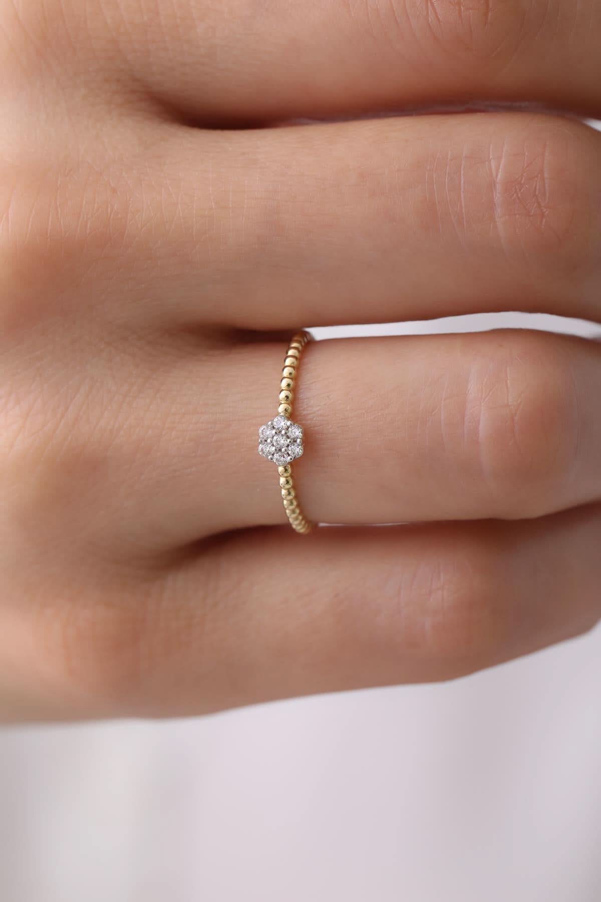 14 Ayar Taşlı Altın Yüzük