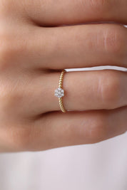 14 Ayar Taşlı Altın Yüzük