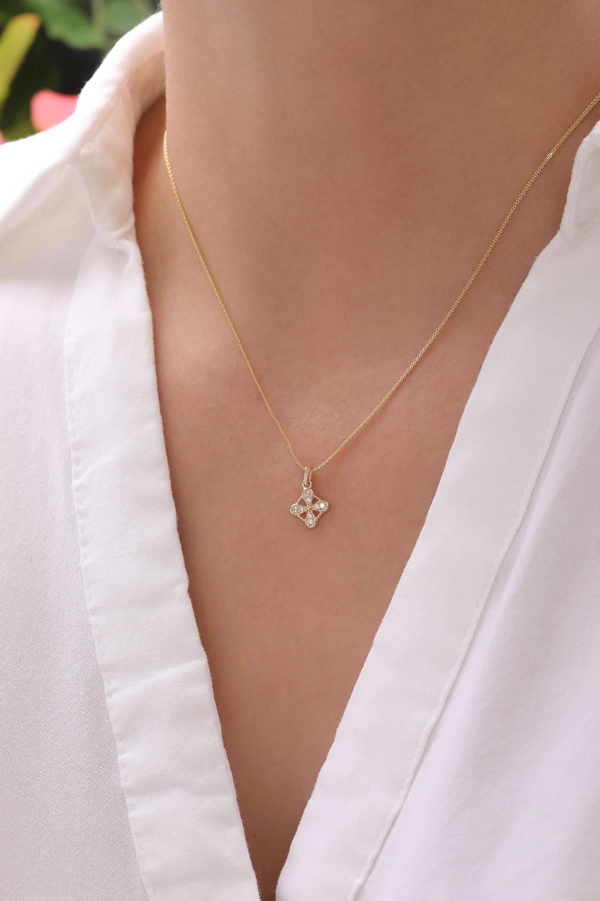 14 Ayar Taşlı Çiçek Altın Kolye Ucu