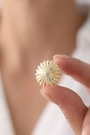 14 Ayar Taşlı Çiçek Altın Küpe