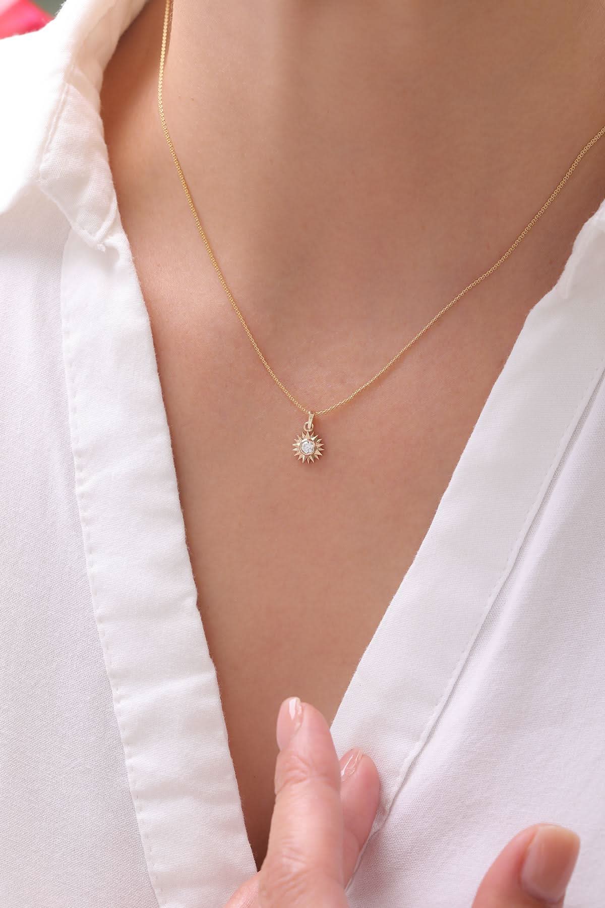 14 Ayar Taşlı Güneş Altın Kolye Ucu