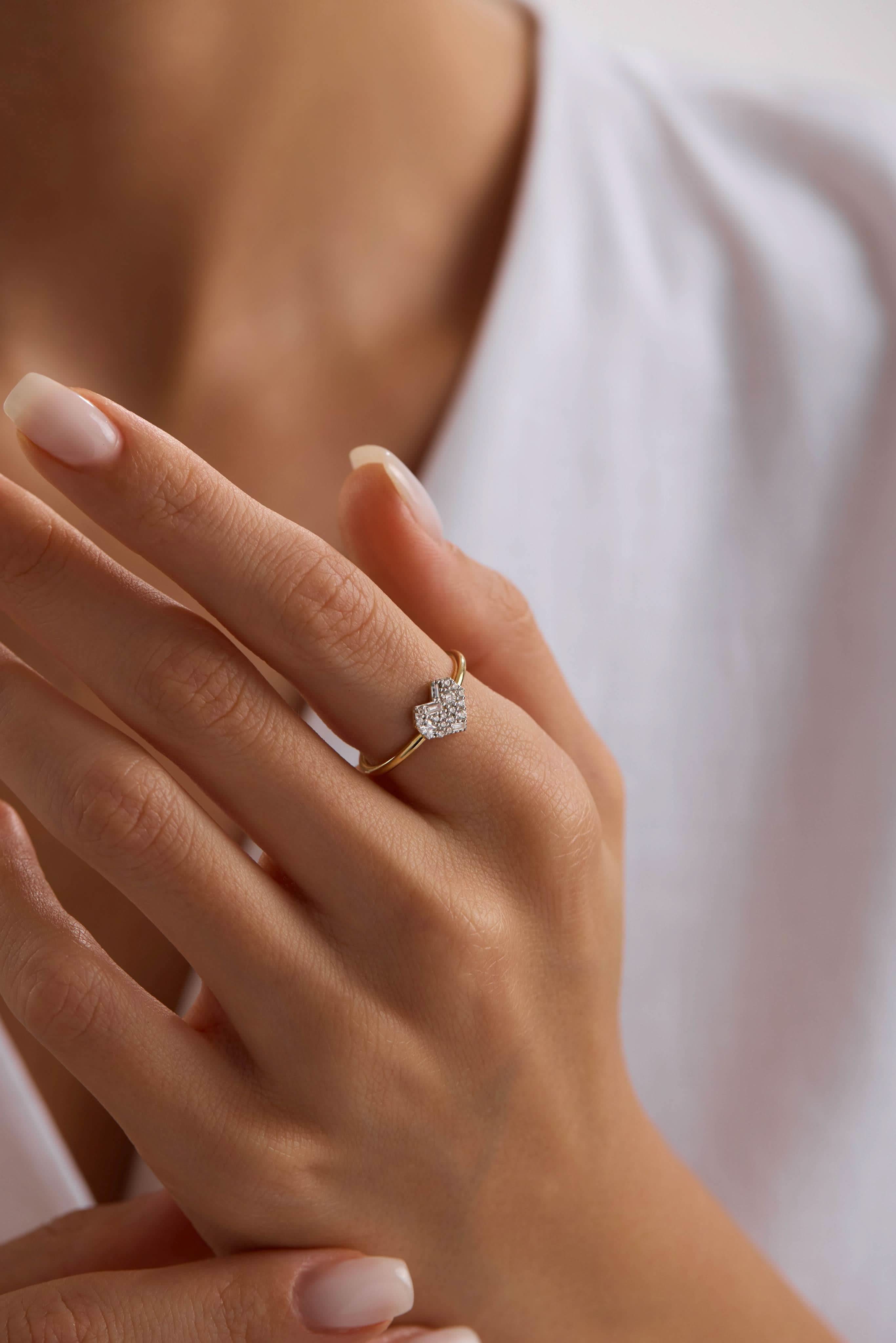 14 Ayar Taşlı Kalp Altın Yüzük