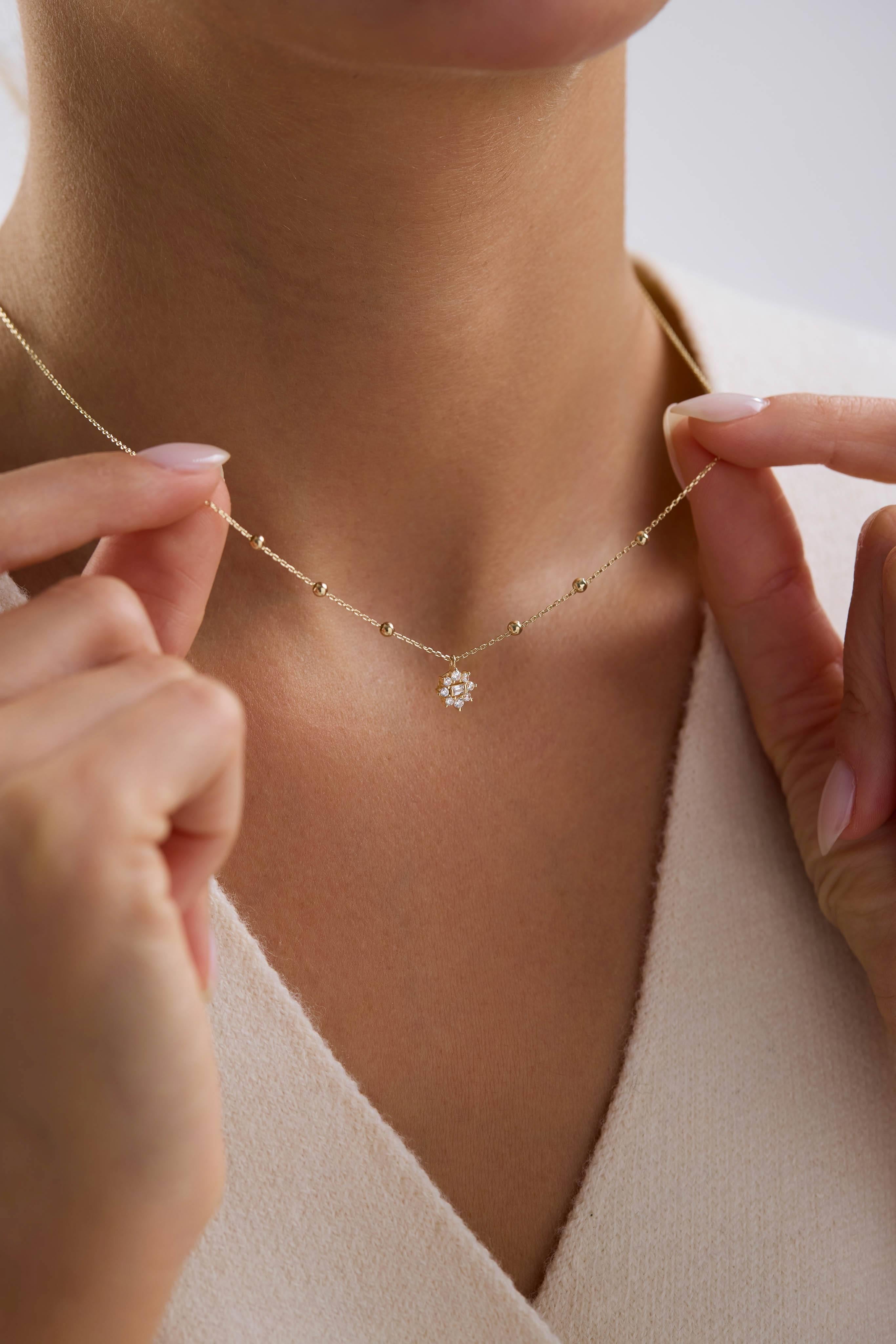 14 Ayar Taşlı Minimal Altın Kolye