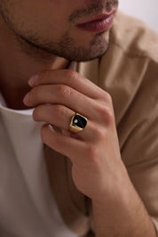 14 Ayar Taşlı Siyah Mineli Altın Yüzük