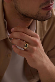 14 Ayar Taşlı Siyah Mineli Altın Yüzük