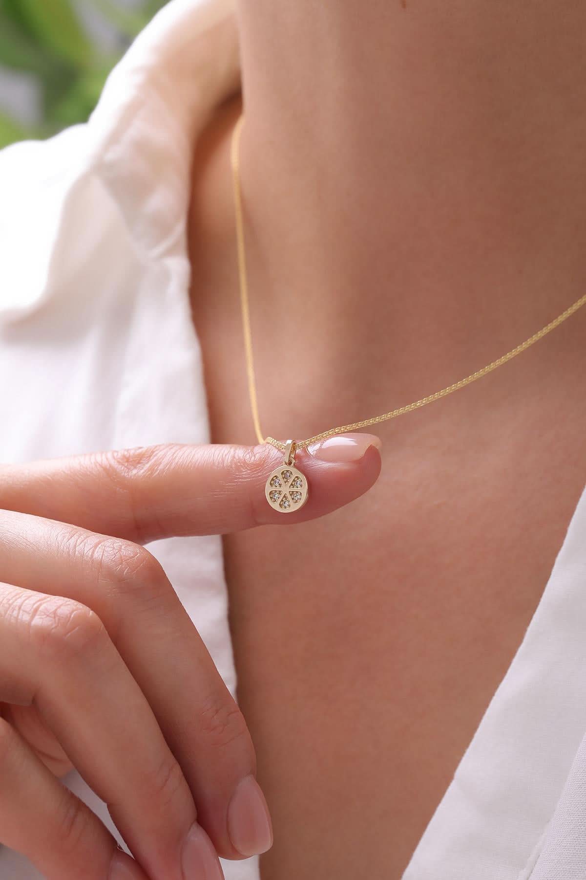 14 Ayar Taşlı Tasarım Altın Kolye Ucu