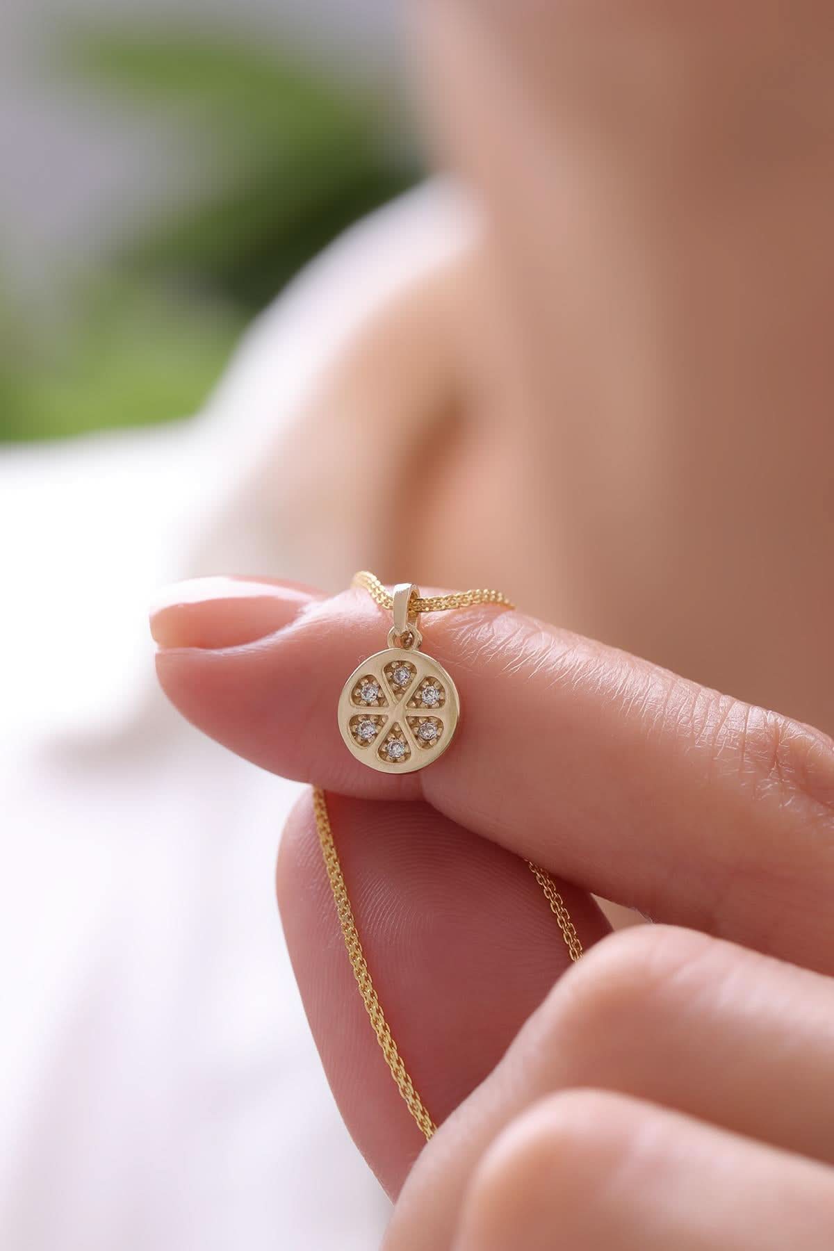 14 Ayar Taşlı Tasarım Altın Kolye Ucu