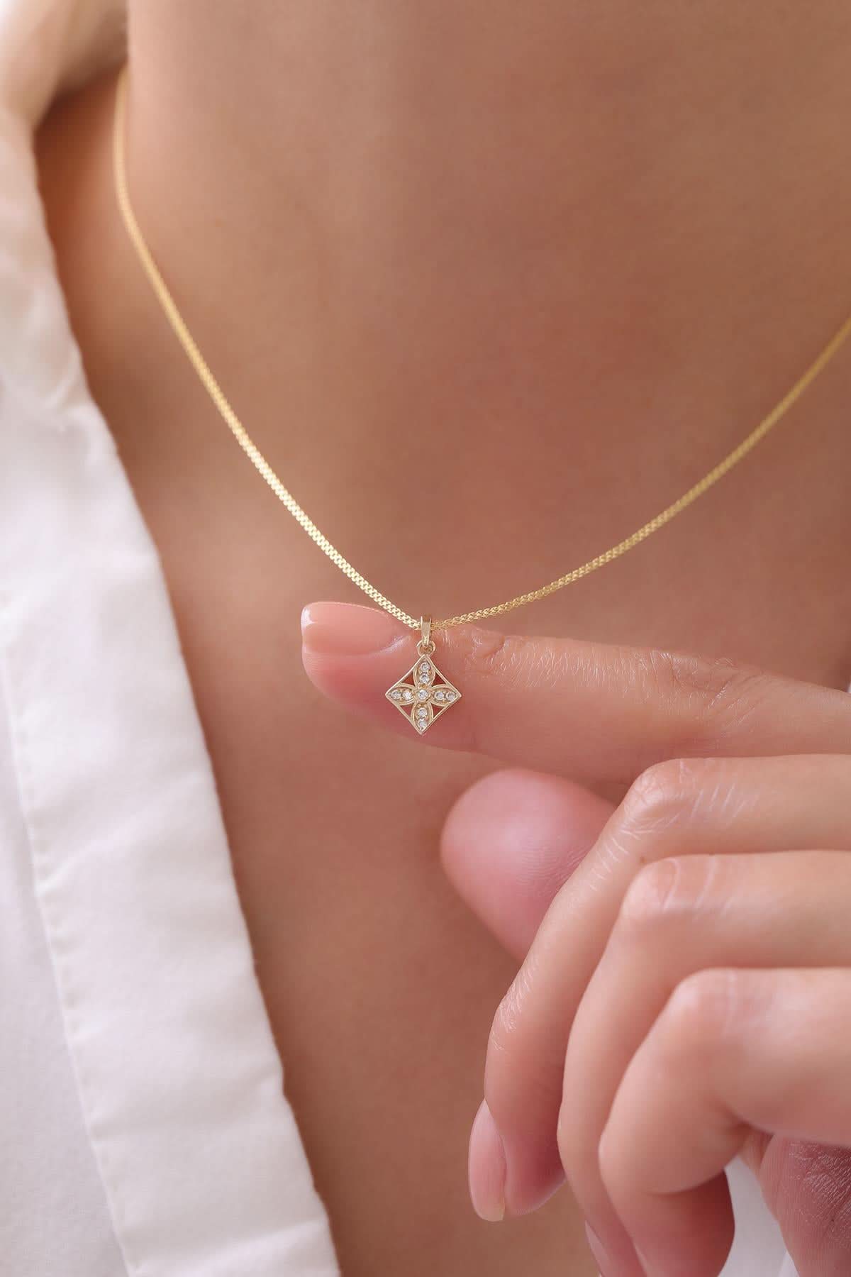 14 Ayar Taşlı Tasarım Altın Kolye Ucu