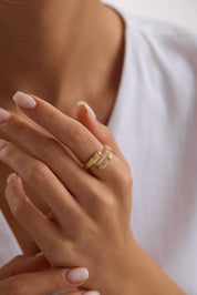 14 Ayar Taşlı Tasarım Altın Yüzük