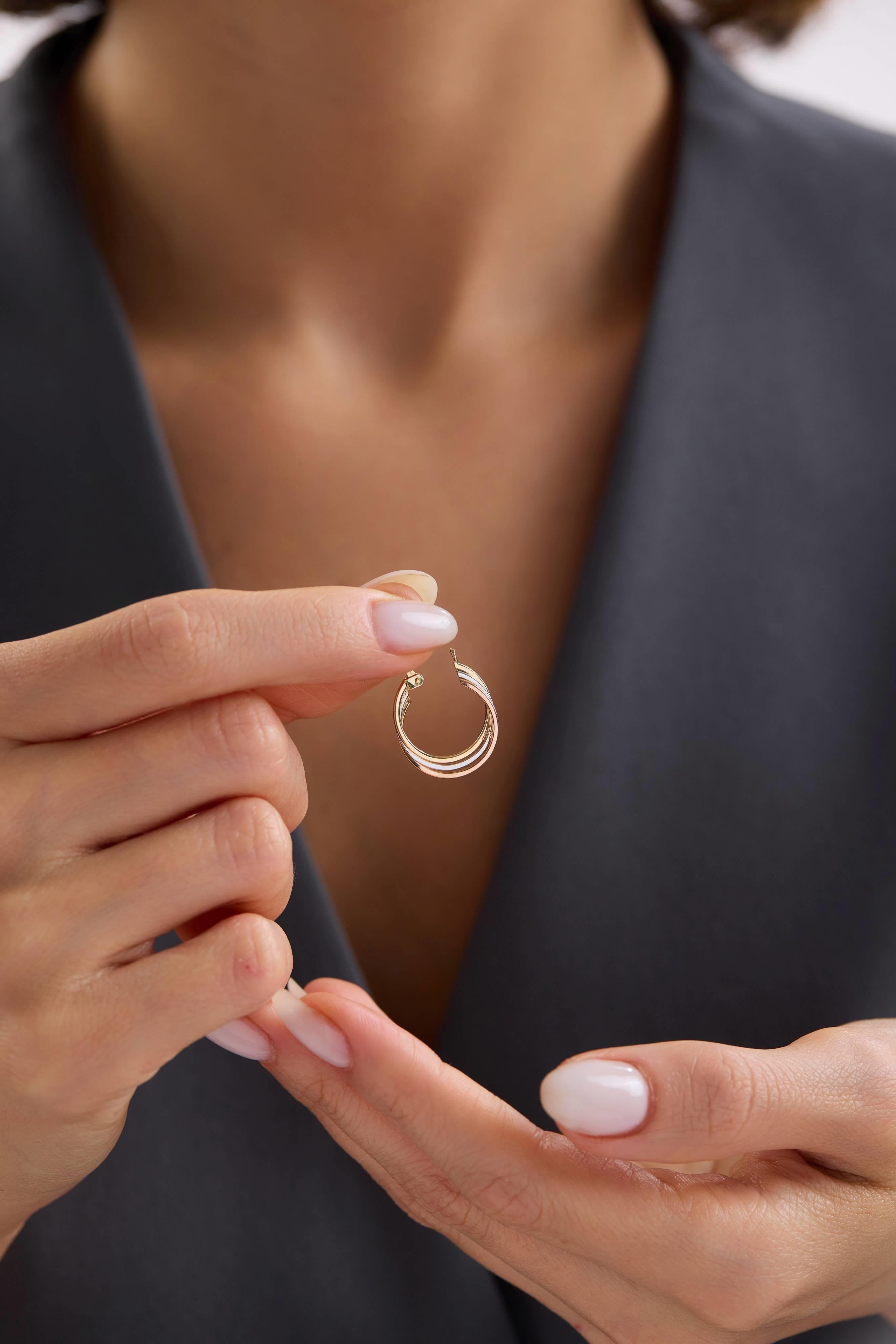 14 Ayar Üç Renk Sarmal Halka Altın Küpe