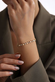 14 Ayar Üçgen Sıralı Taşlı Altın Bileklik