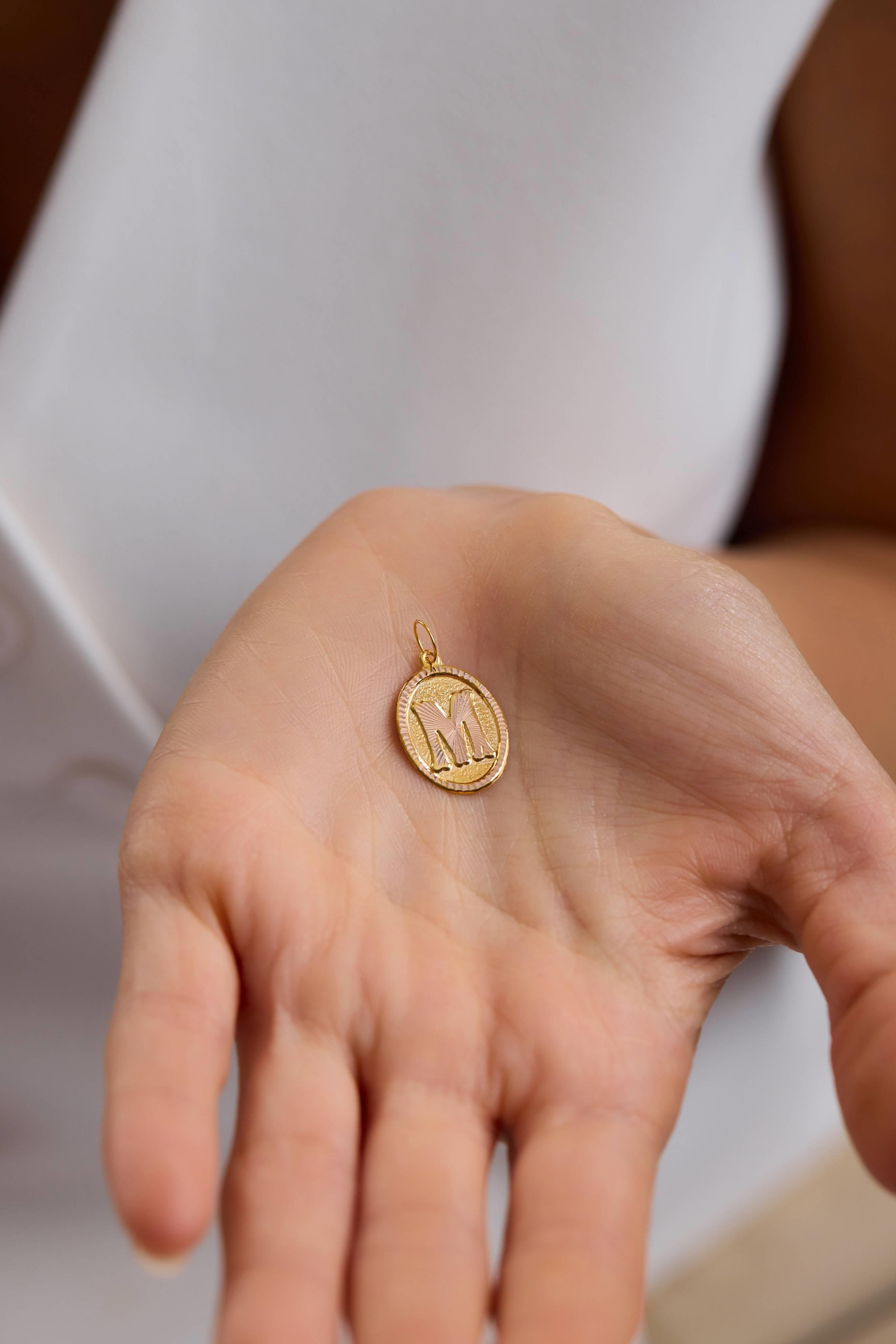 14 Ayar Vintage Harf Kolye Ucu