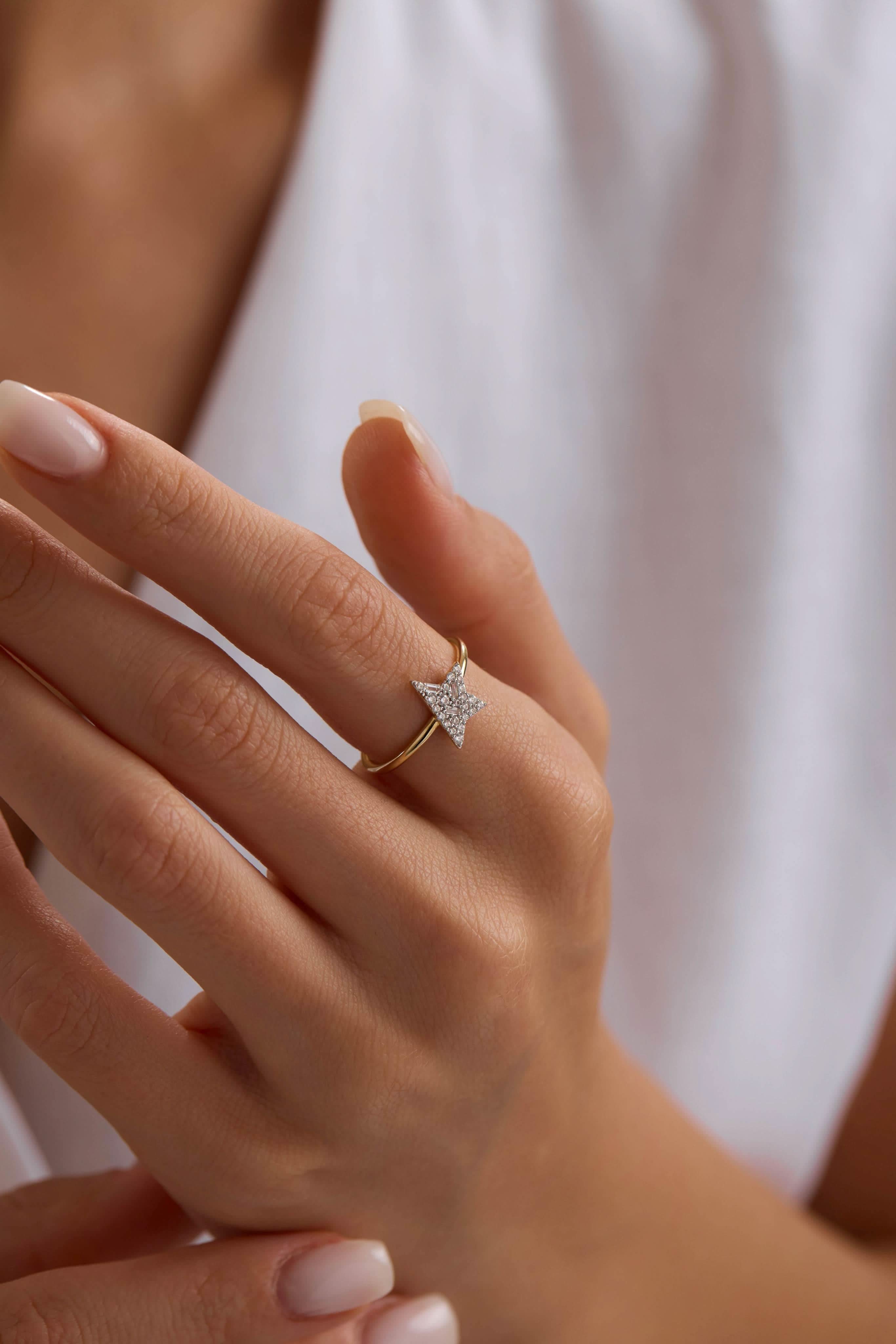 14 Ayar Yarım Yıldız Altın Yüzük