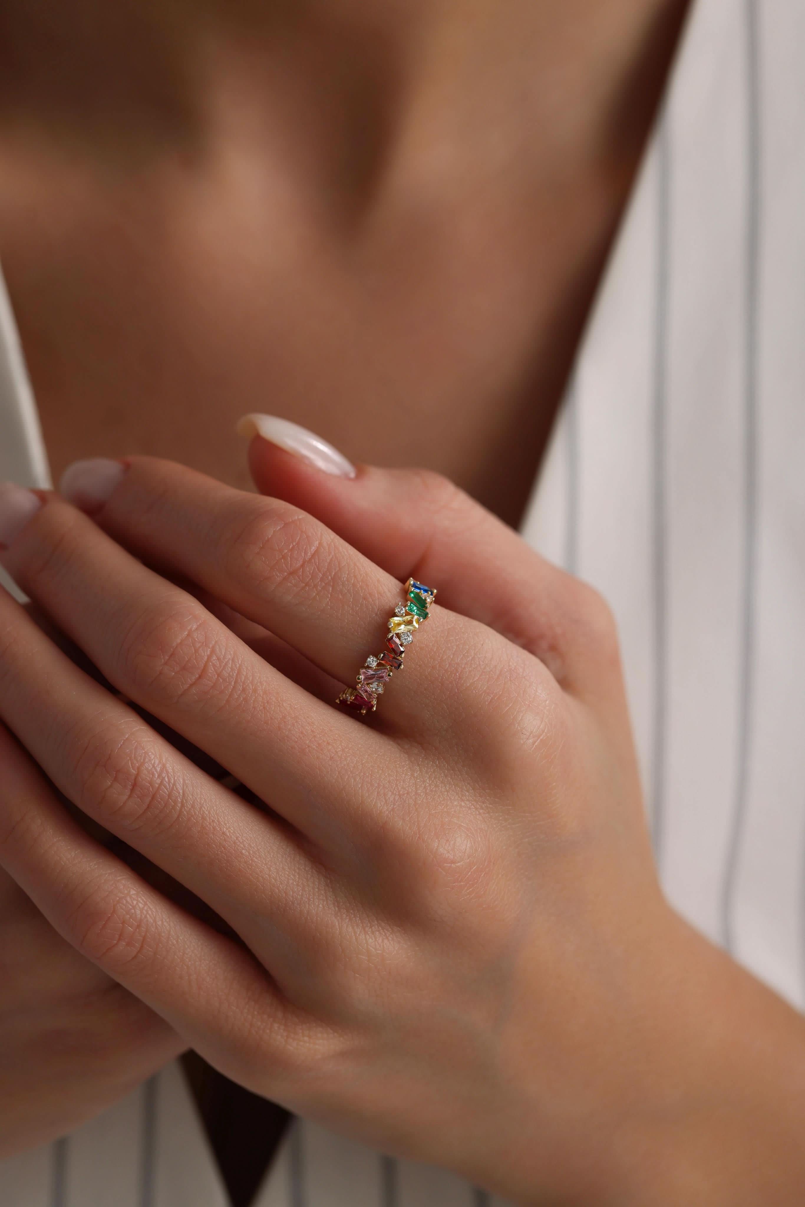 14 Ayar Yarımtur Renkli Altın Yüzük