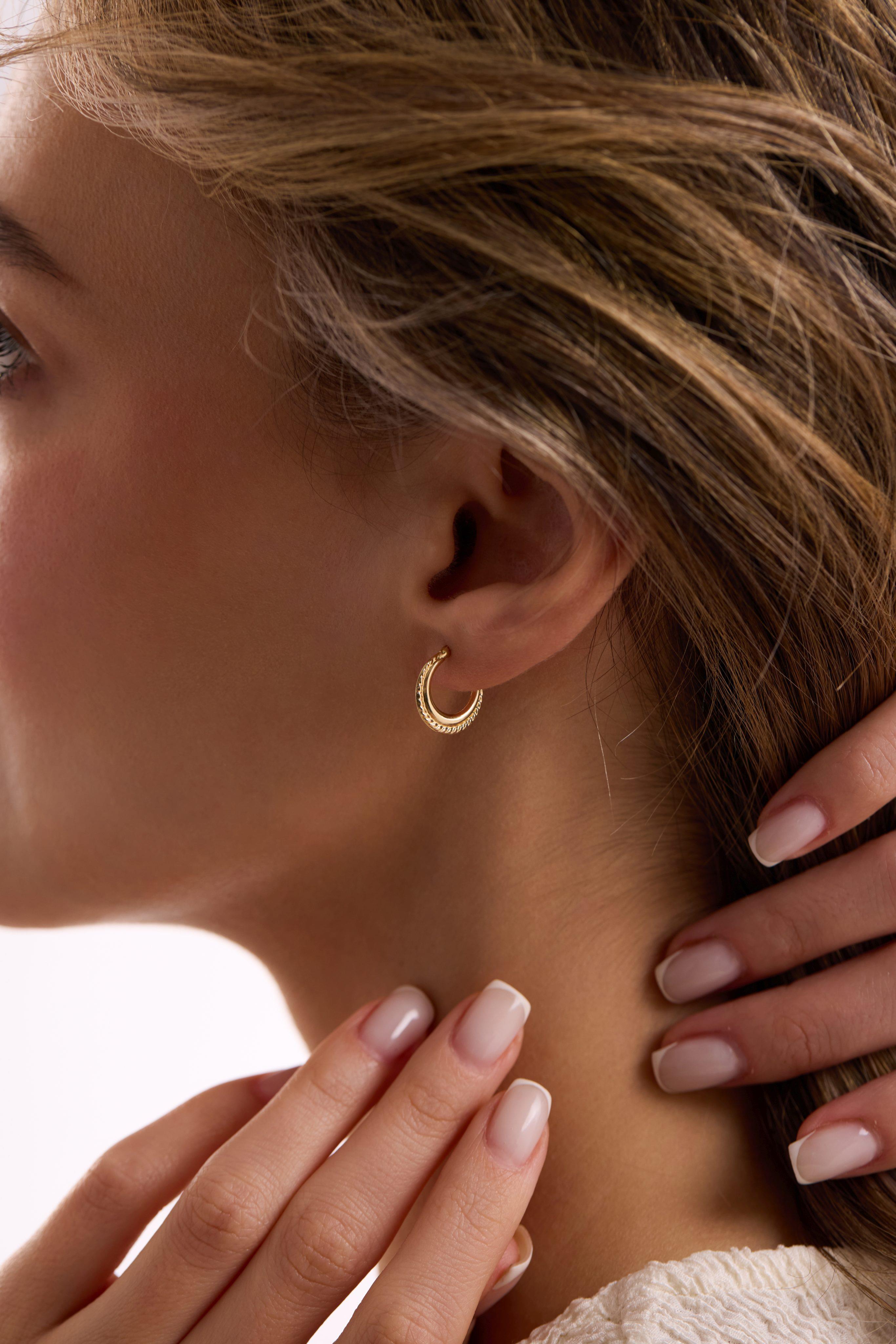 14 Ayar Yassı Desenli Altın Halka Küpe