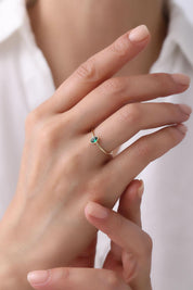 14 Ayar Yeşil Taşlı Altın Yüzük