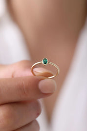 14 Ayar Yeşil Taşlı Altın Yüzük