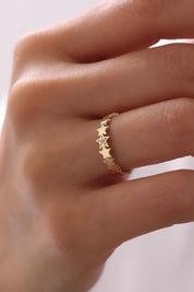 14 Ayar Yıldız Taşlı Altın Yüzük