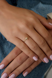 14 Ayar Yıldız Taşlı Altın Yüzük