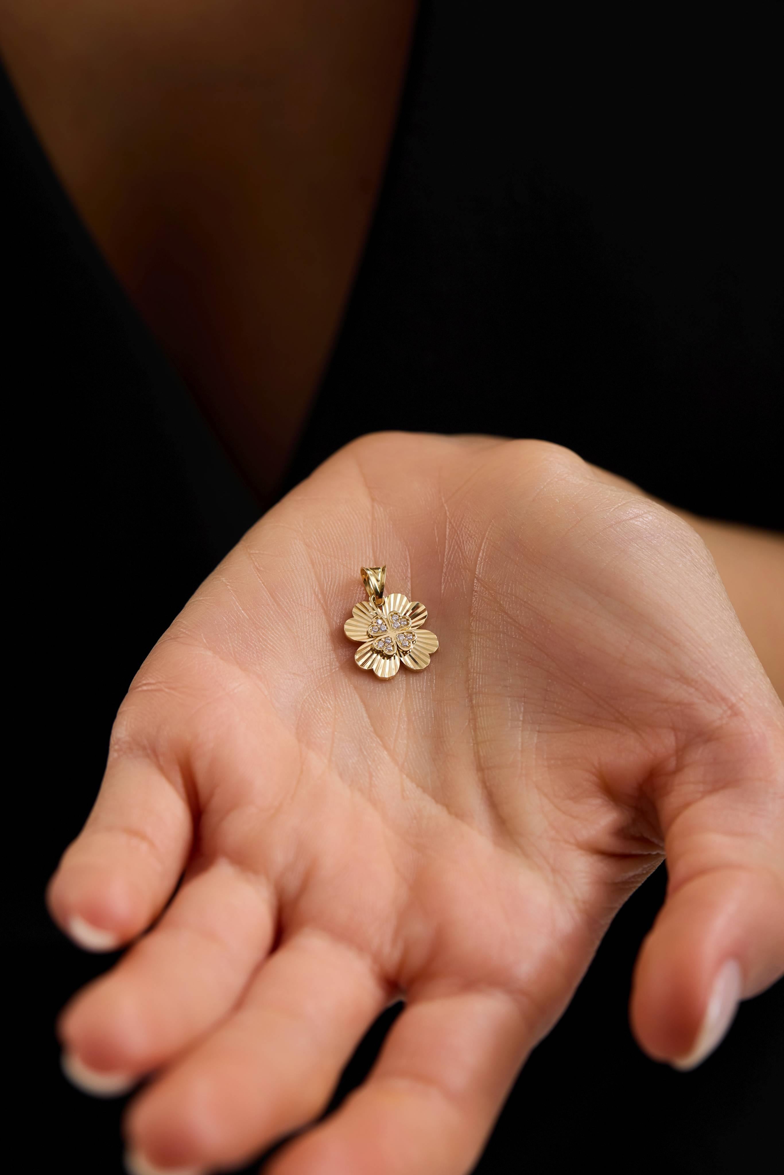 14 Ayar Yonca Altın Kolye Ucu