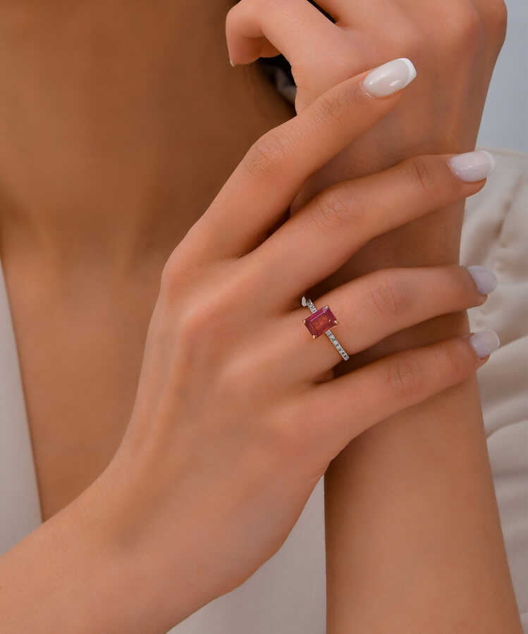 2,28 Karat Pırlanta Yakut Yüzük