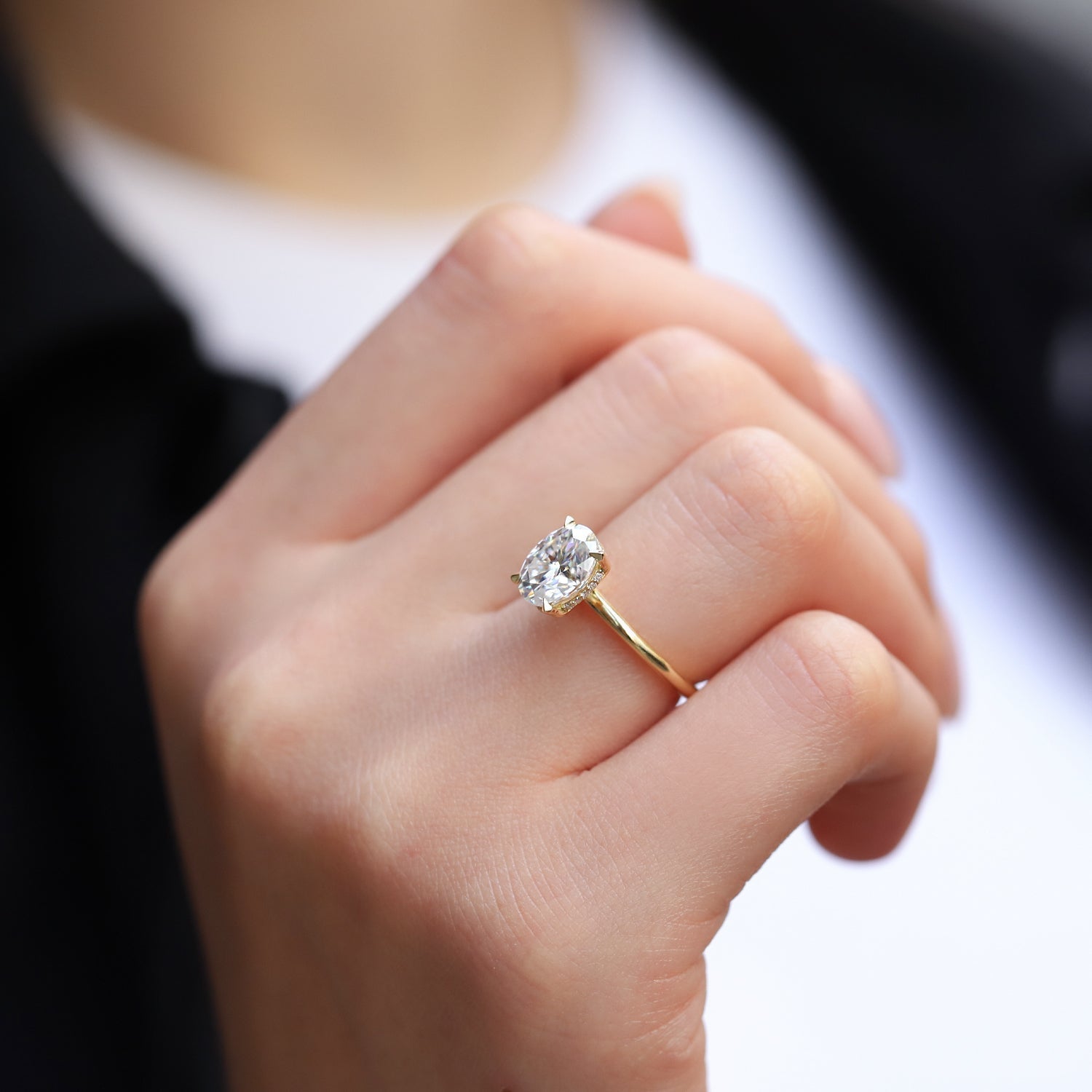 2.05 Karat G SI2 GIA Sertifikalı Oval Tektaş Yüzük