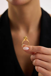 22 Ayar Dorikalı Tektaş Altın Yüzük