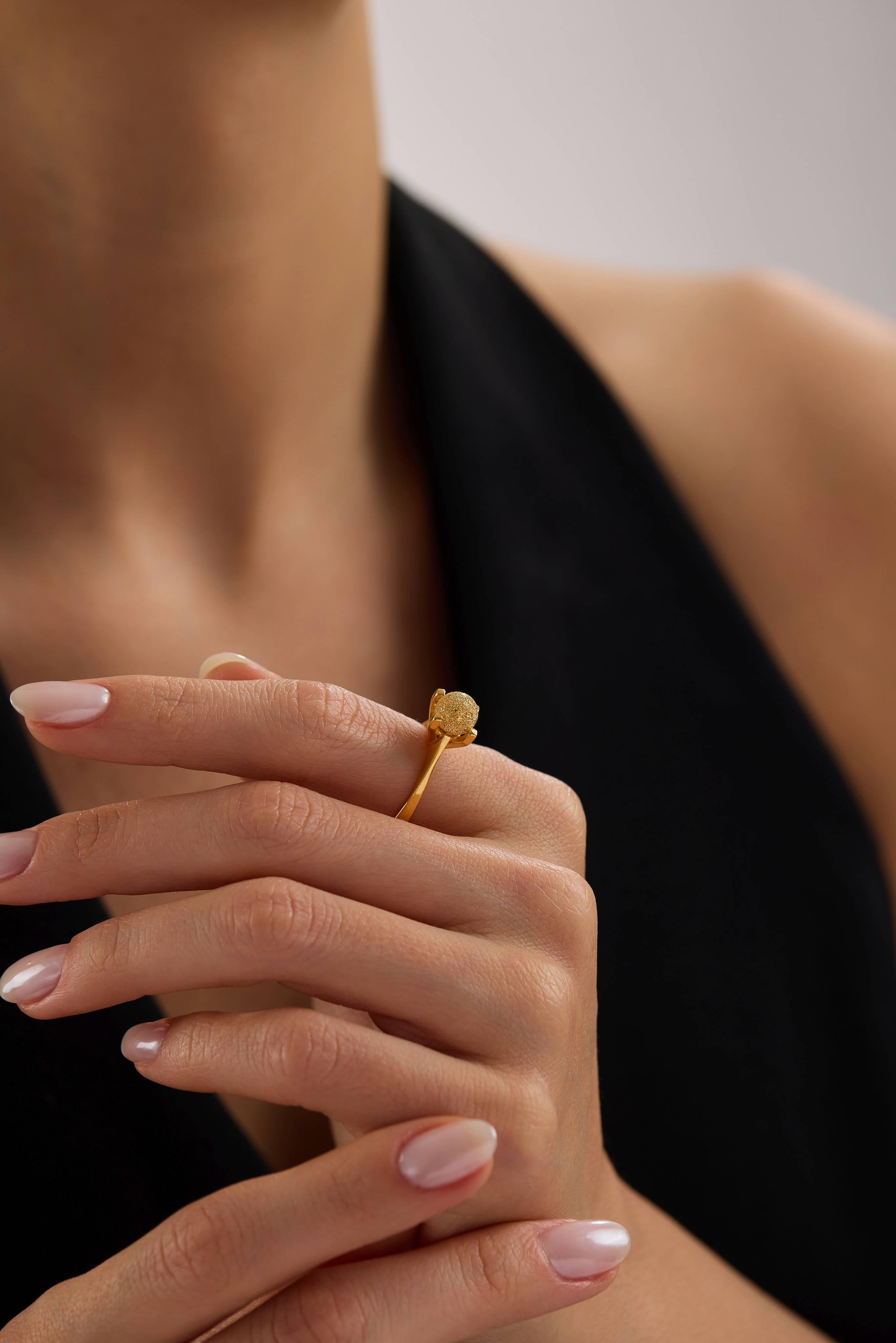 22 Ayar Dorikalı Tektaş Altın Yüzük