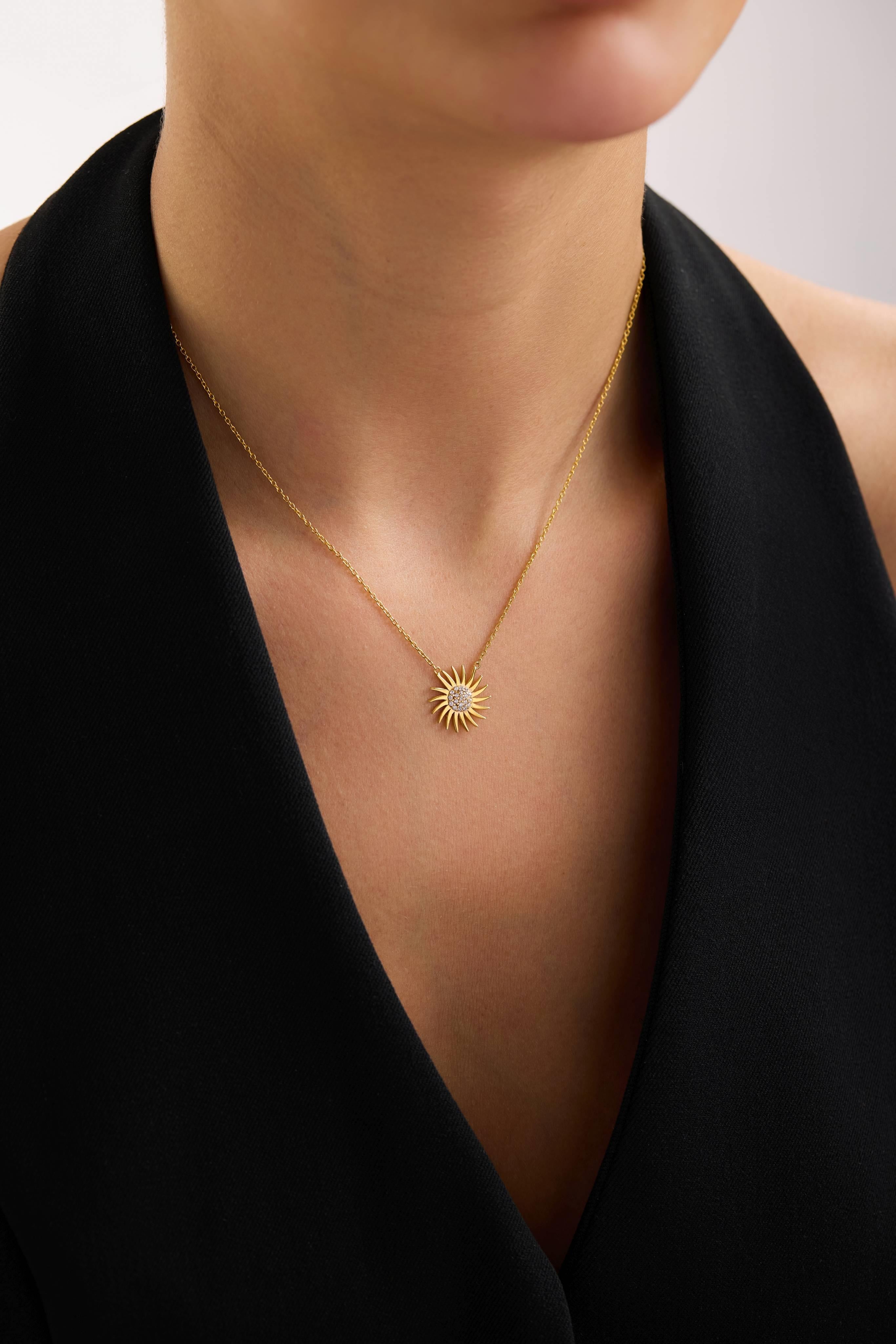 22 Ayar Güneş Altın Kolye