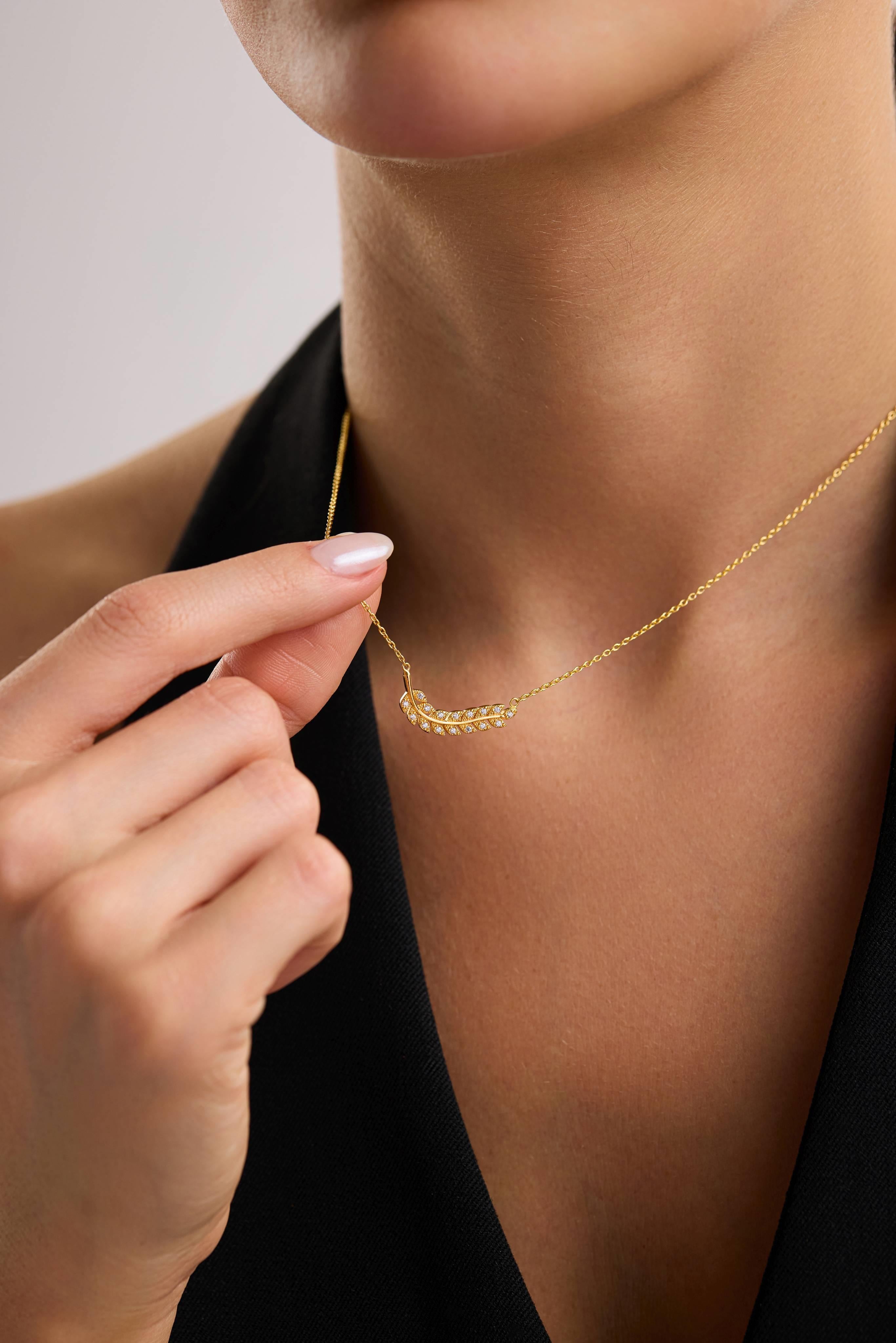 22 Ayar Taşlı Yaprak Altın Kolye