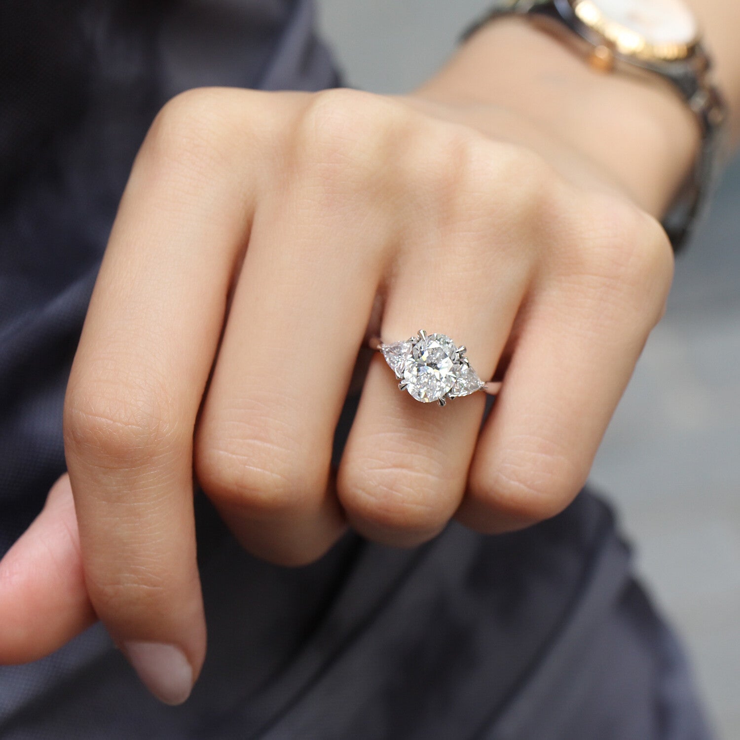 2.50 CT GIA Sertifikalı Özel Tasarım Lena Oval Pırlanta Yüzük