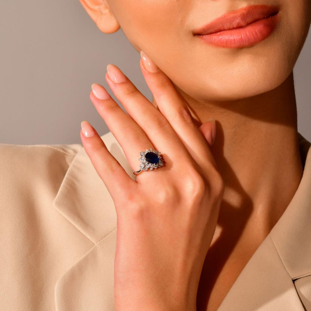 3,68 Karat Pırlanta Oval Safir Yüzük