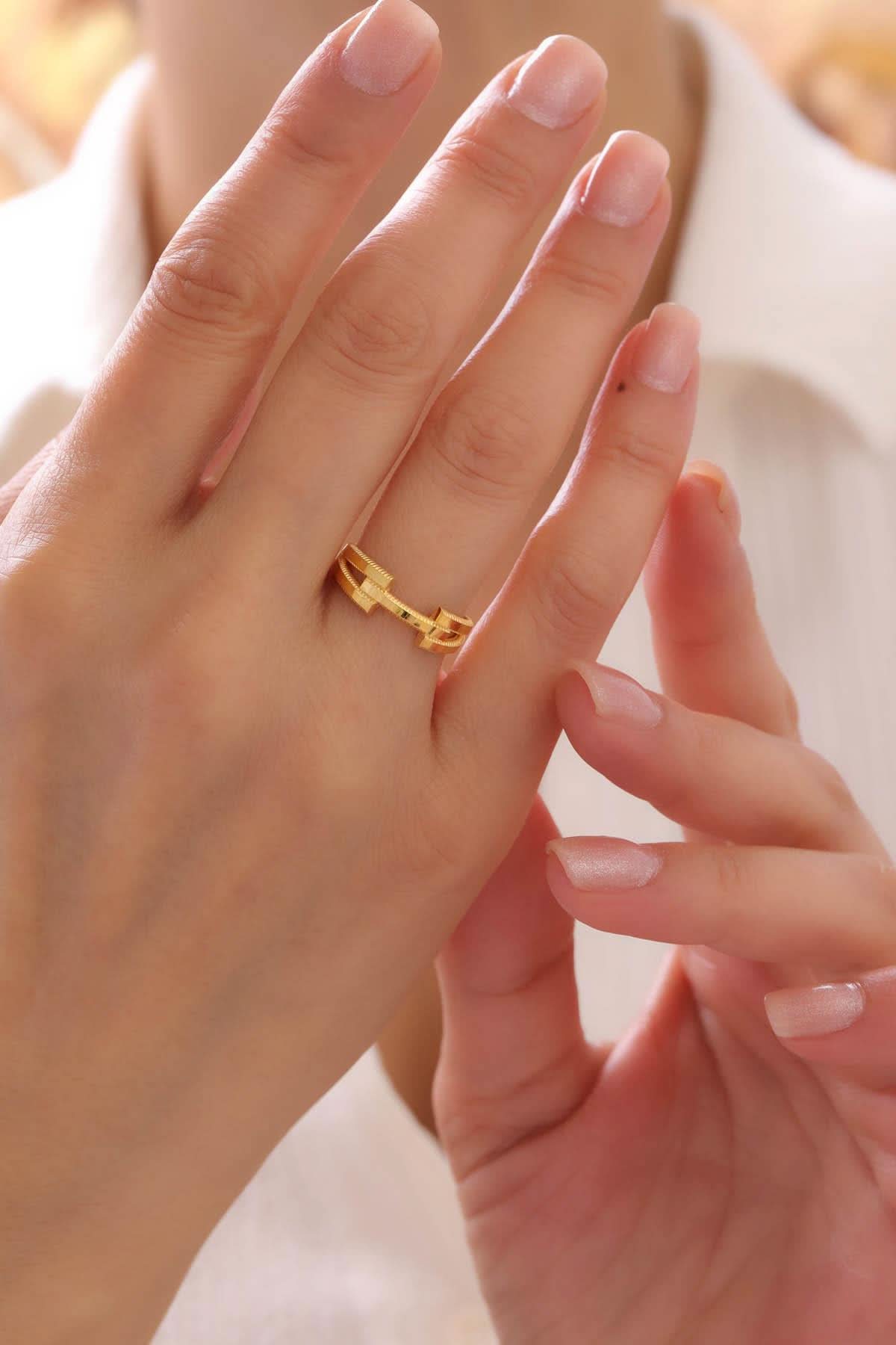 8 Ayar Ajda Altın Yüzük