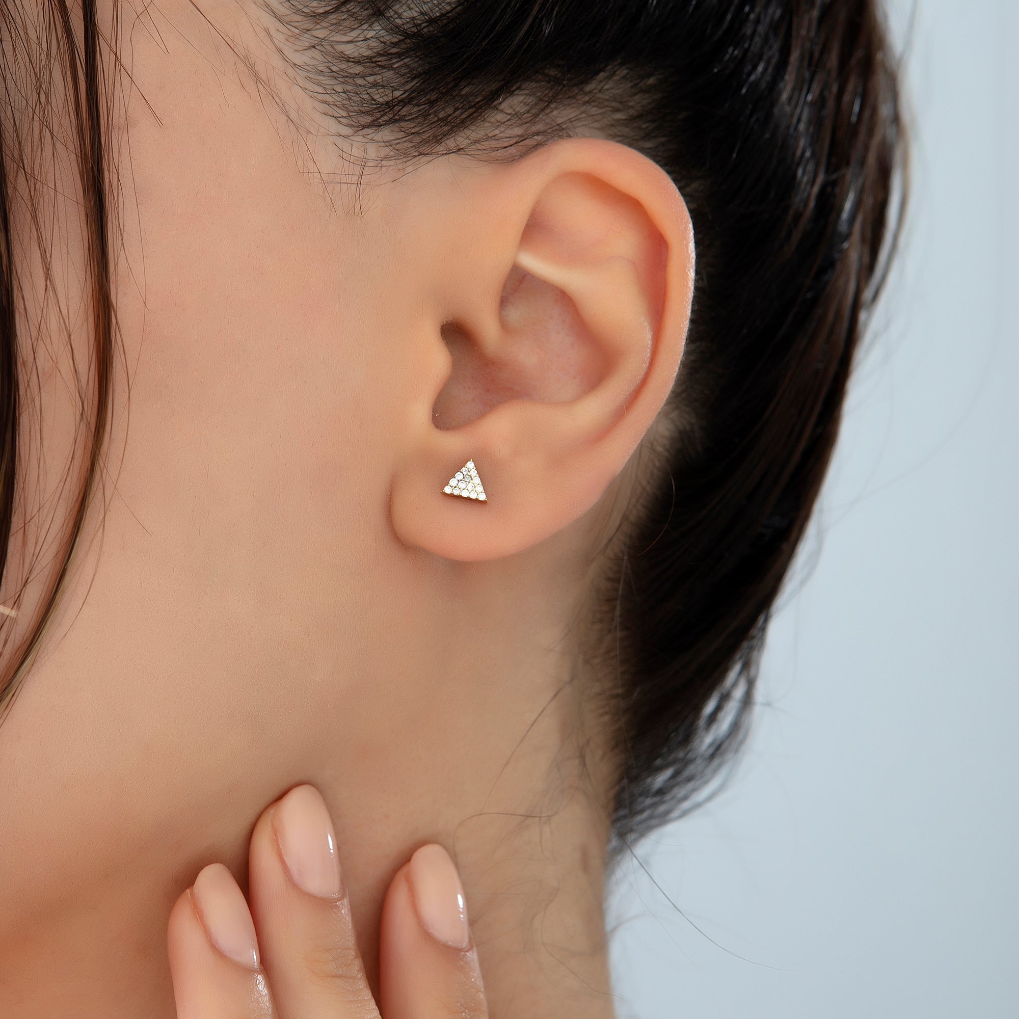 14 Ayar Altın Minimal Üçgen Vidalı Küpe