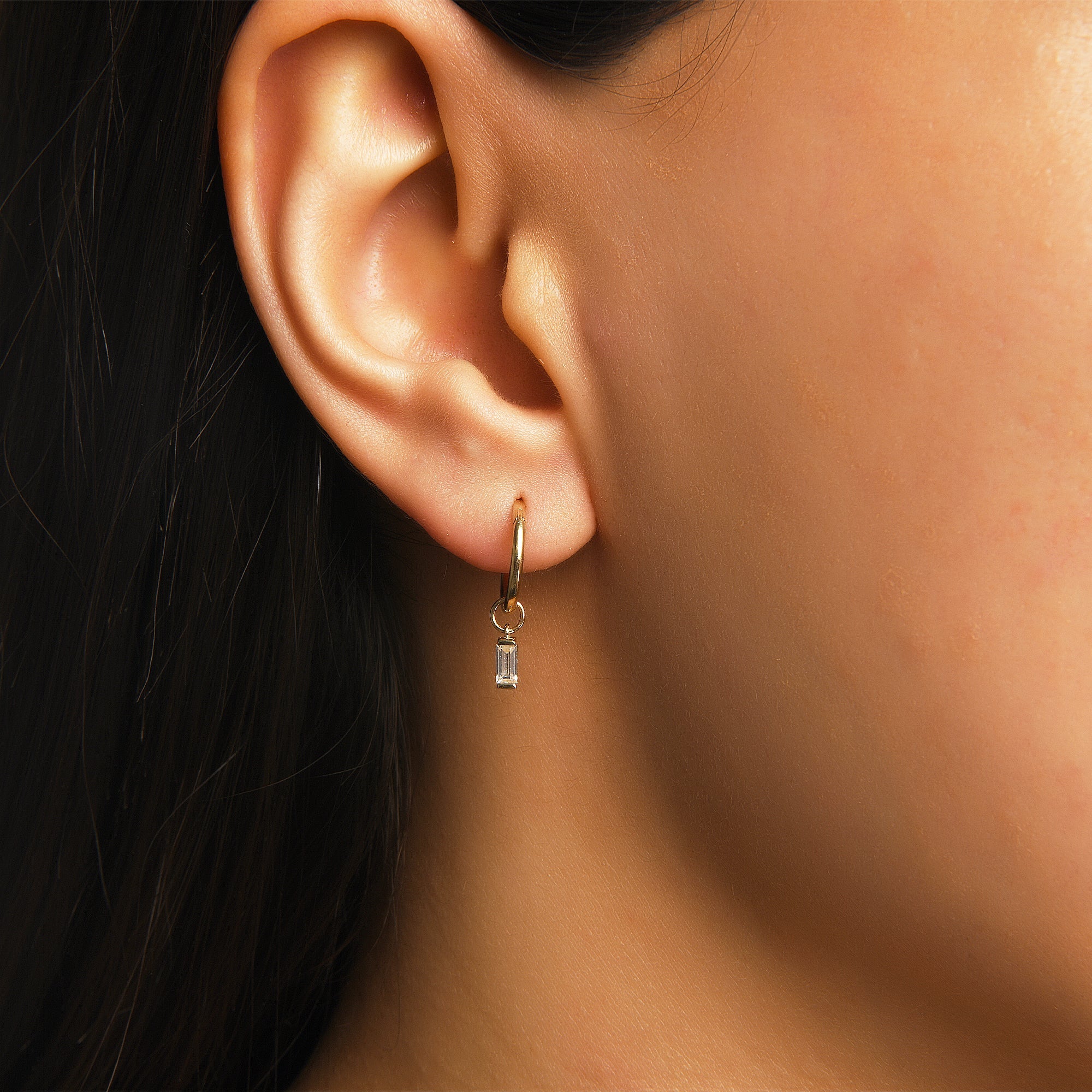 Baget Taşlı Altın Charm