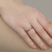 Trieste Mineli Sıra Taş Detaylı Üçlü Altın Yüzük