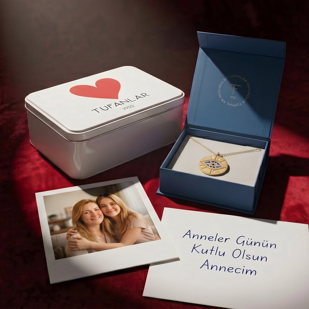 Anneler Günü Kutusu ve Polaroid Fotoğraf