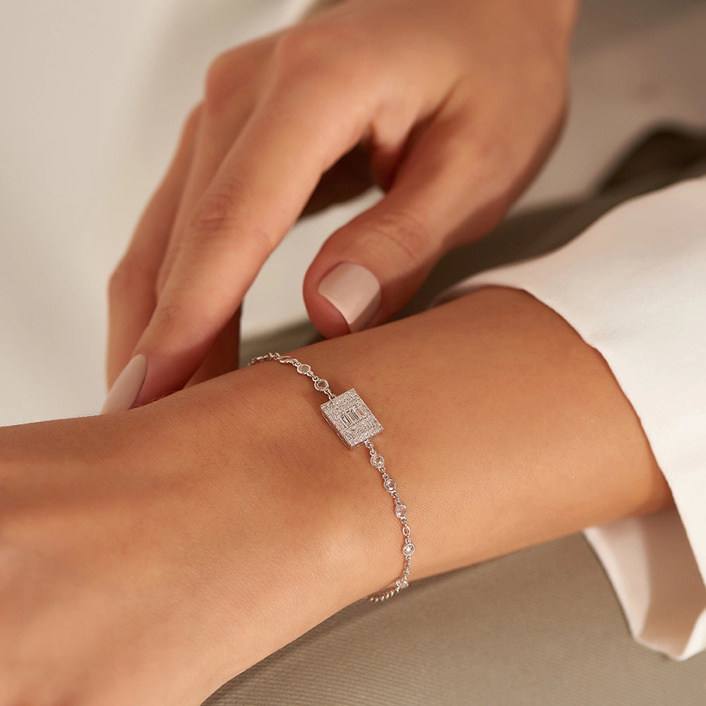 Allure 0.58 CT Elmas ve Baget Pırlanta Taşlı Beyaz Altın Bileklik