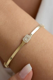 Altın Baget Taşlı Bilezik