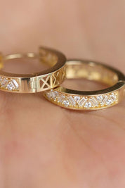 Altın Baget Taşlı Halka Küpe