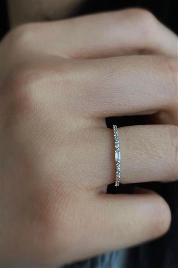 Altın Baget Taşlı Yüzük