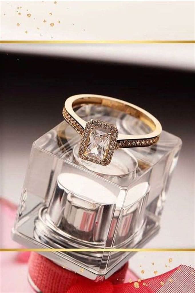 Altın Baget Taşlı Yüzük