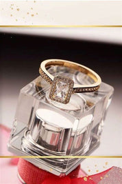 Altın Baget Taşlı Yüzük