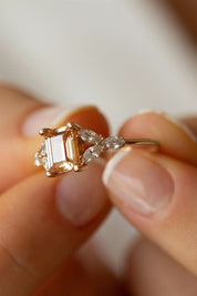 Altın Baget Taşlı Yüzük