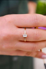 Altın Baget Taşlı Yüzük